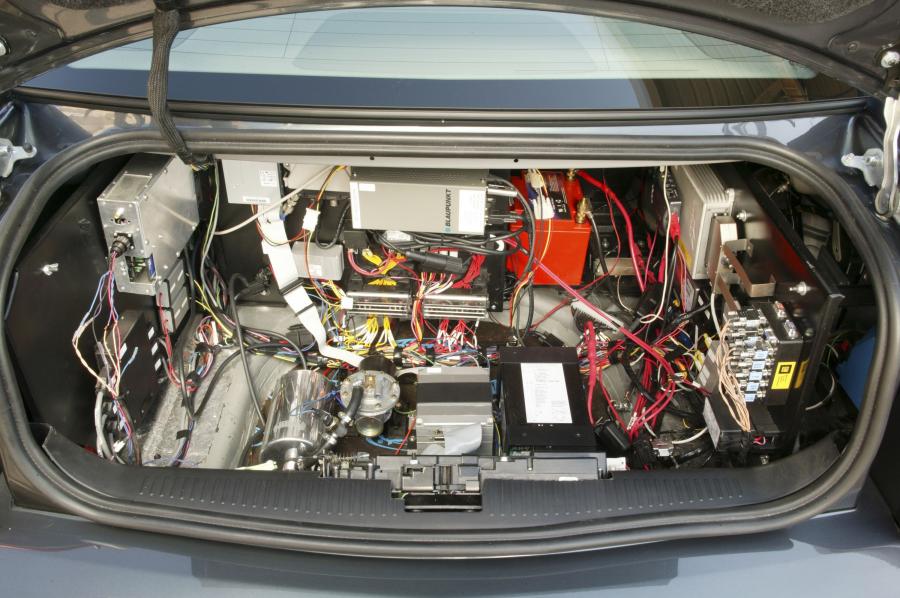  Cadillac STS SAE 100 2005 года  (фото 25 из 37)